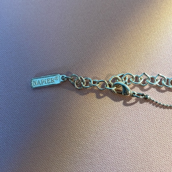 ✨sold✨Napier necklace with Crystals - Picture 4 of 4